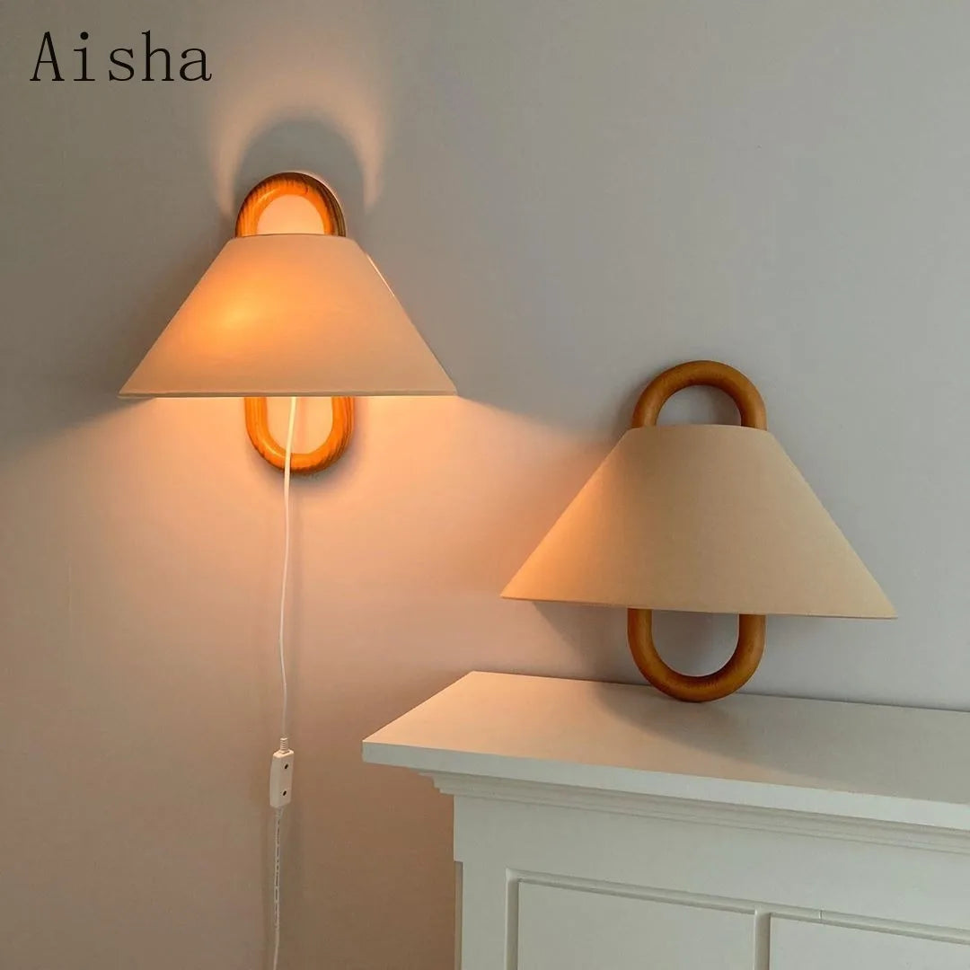 Solid wood retro wall light for a warm atmosphere
