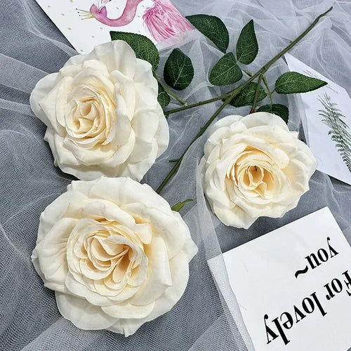 Silk floral decoration with roses and branches for parties - vue 9 sur 14