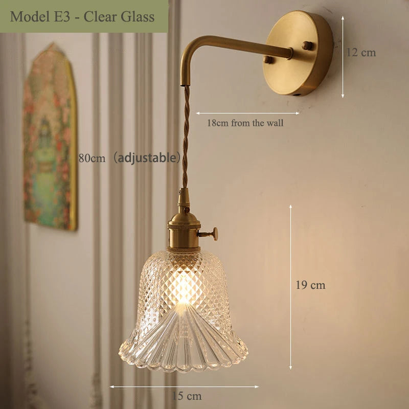 Vintage glass wall light with brass socket - vue 20 sur 21