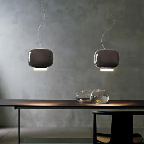 Modern glass pendant light with bright, colourful design - vue 4 sur 9
