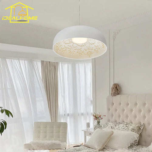 Decorative pendant light in French design for interior lighting - vue 5 sur 6