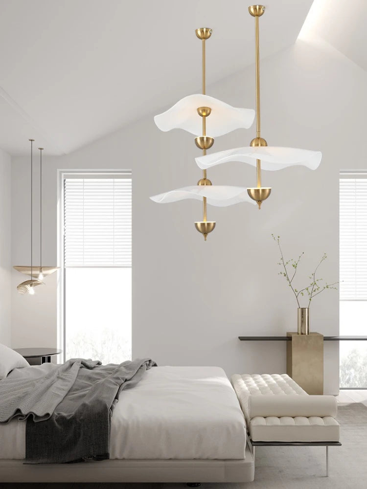 Minimalist nordic acrylic chandelier for restaurants and cafés - vue 3 sur 10