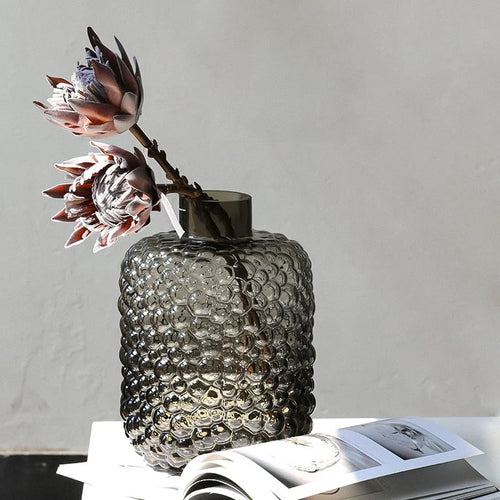 clear glass vase with black dots for decoration and floral arrangements - vue 3 sur 8
