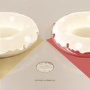 Doughnut-shaped ceiling light for a modern and cosy children's bedroom