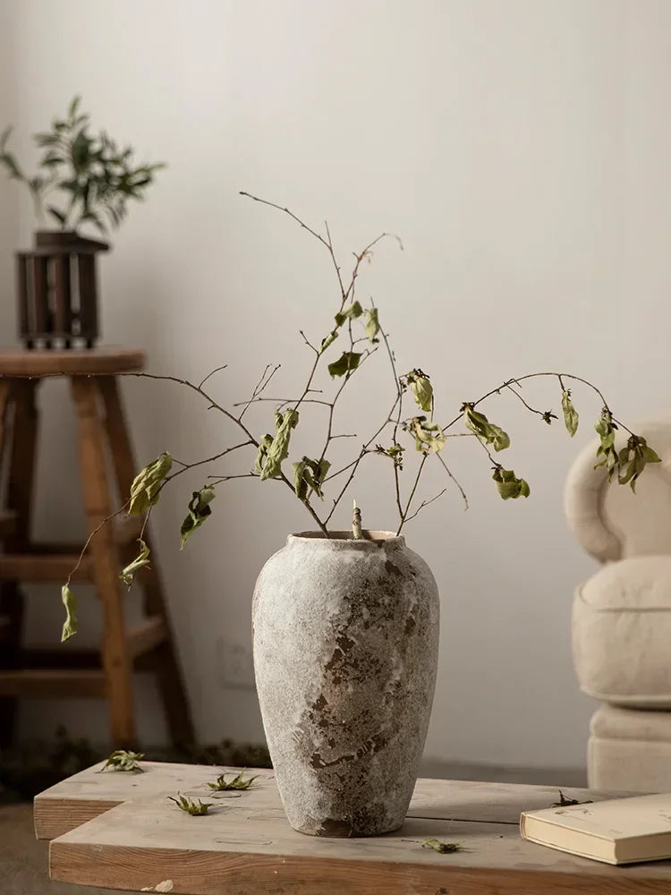 retro chinese style ceramic vase for flower arrangement
