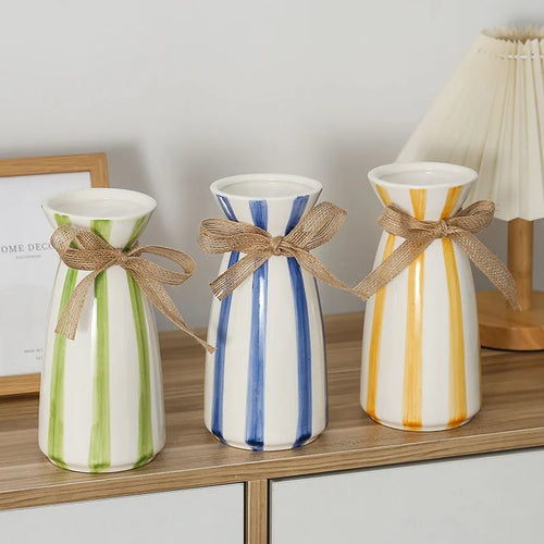 modern ceramic vase with bow for dried flowers - vue 4 sur 9