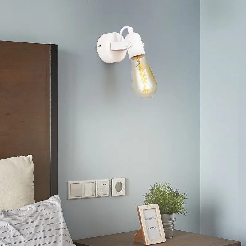 Modern iron wall light with creative design for elegant interiors - vue 4 sur 11