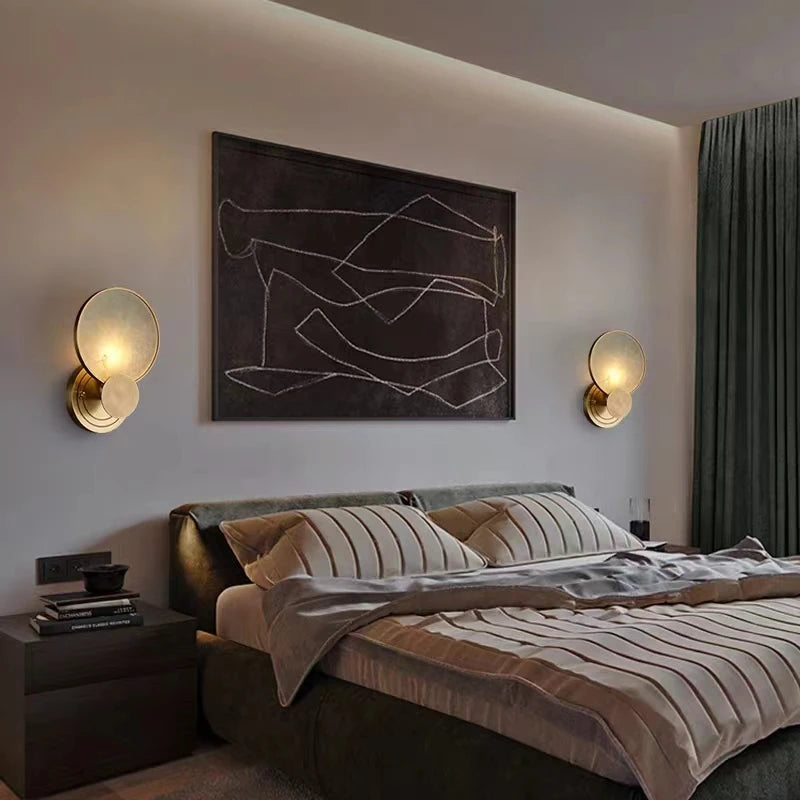 Modern round LED wall lamp in natural marble for indoor use