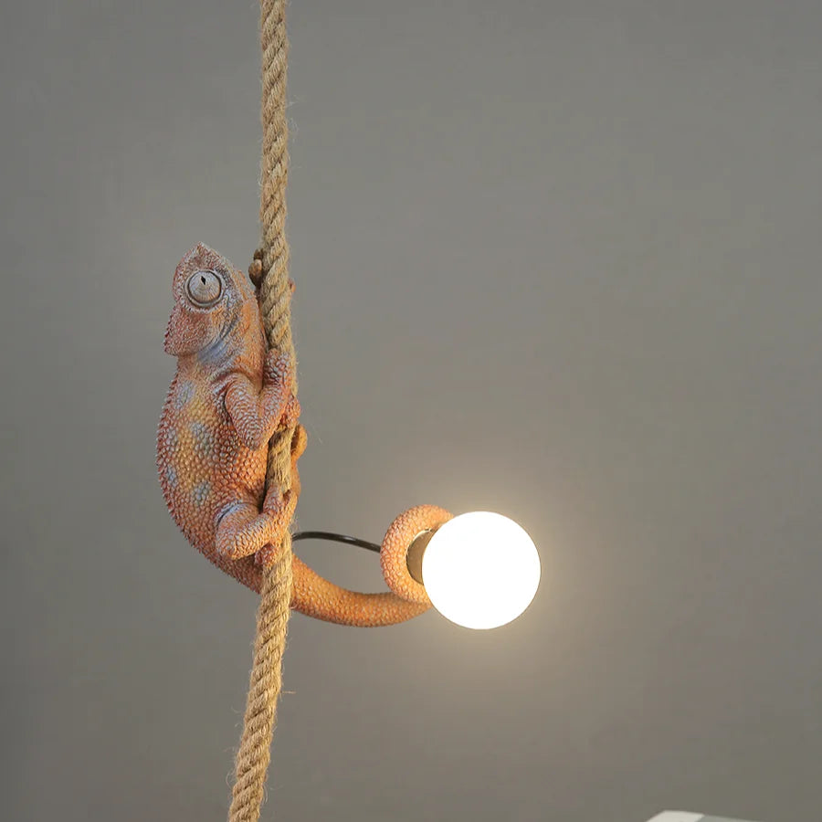 lustre animalier en résine suspension rétro pour café - vue 8 sur 10