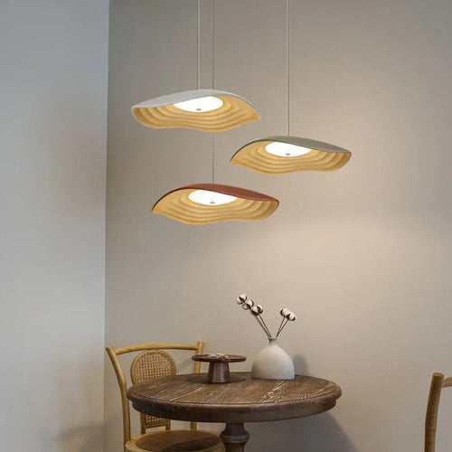 Creative Nordic resin pendant light for indoor decor - vue 4 sur 15