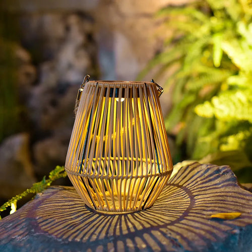 Solar rattan lantern for balcony and decorative garden - vue 4 sur 6