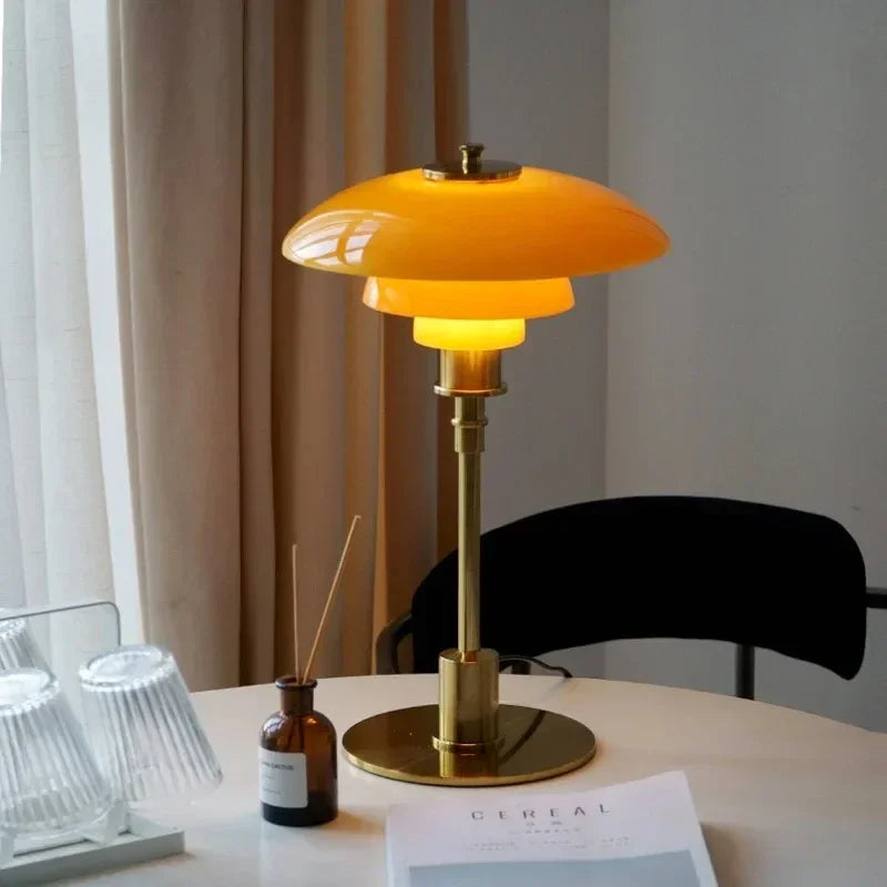 Elegant Danish style retro nordic LED table lamp - vue 3 sur 10