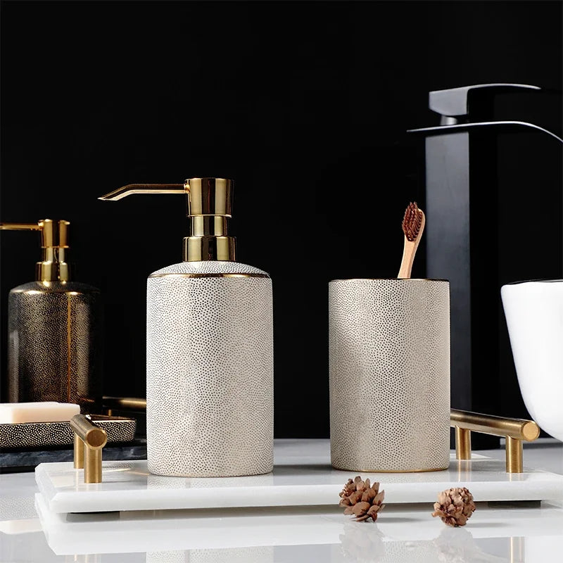 Ceramic soap dispenser and gold bathroom accessories set - vue 4 sur 10