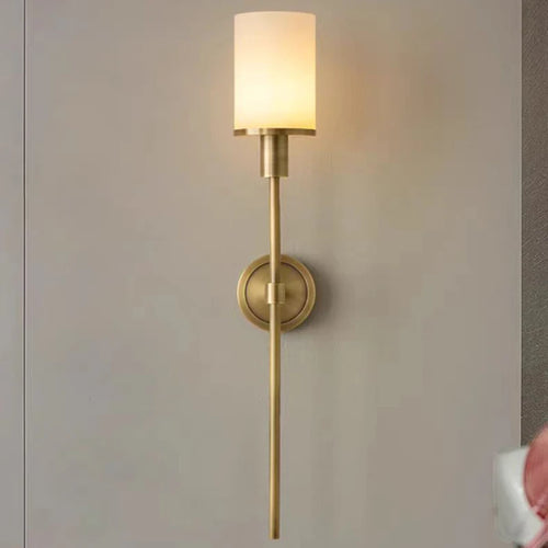 Natural marble wall light with brass bulb - vue 4 sur 8