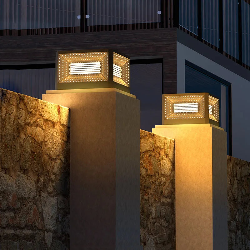 Modern solar lawn lamp for outdoor lighting - vue 5 sur 10