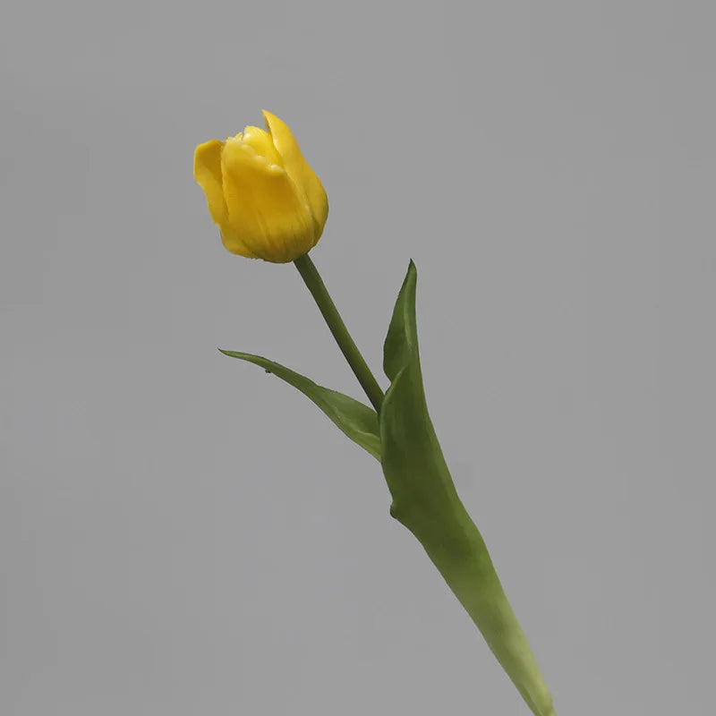 Realistic artificial tulips for weddings and party decorations