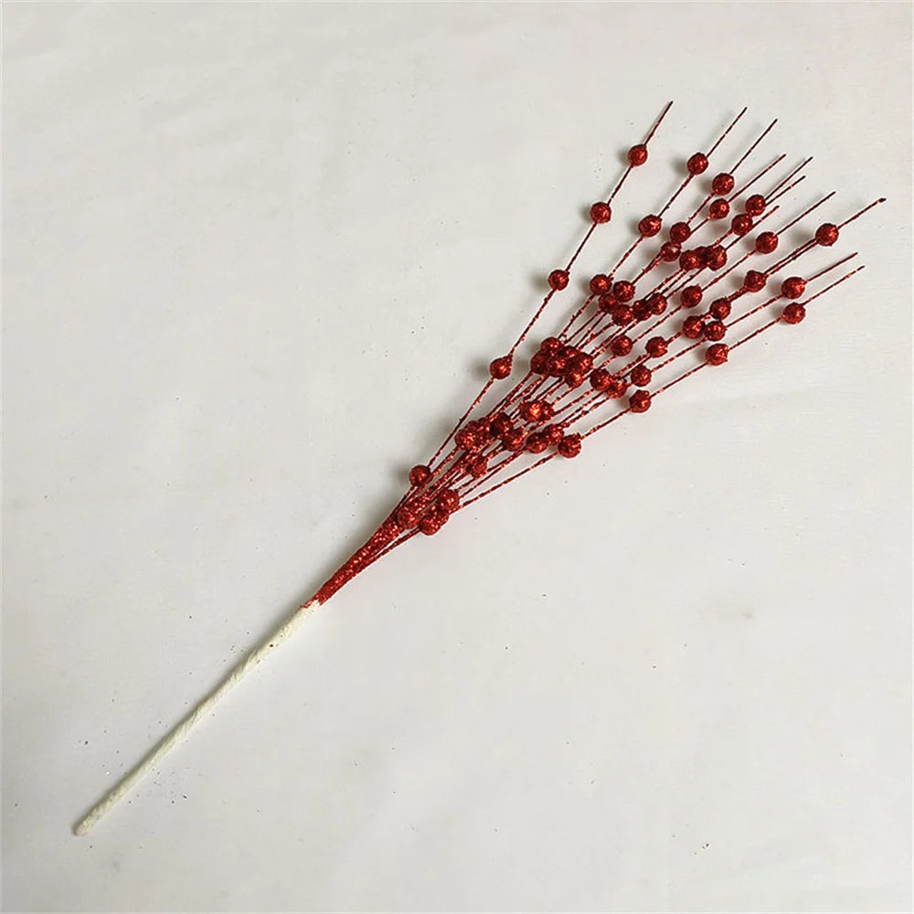 Festive New Year 2024 decoration with sparkling berries and flowers - vue 7 sur 15