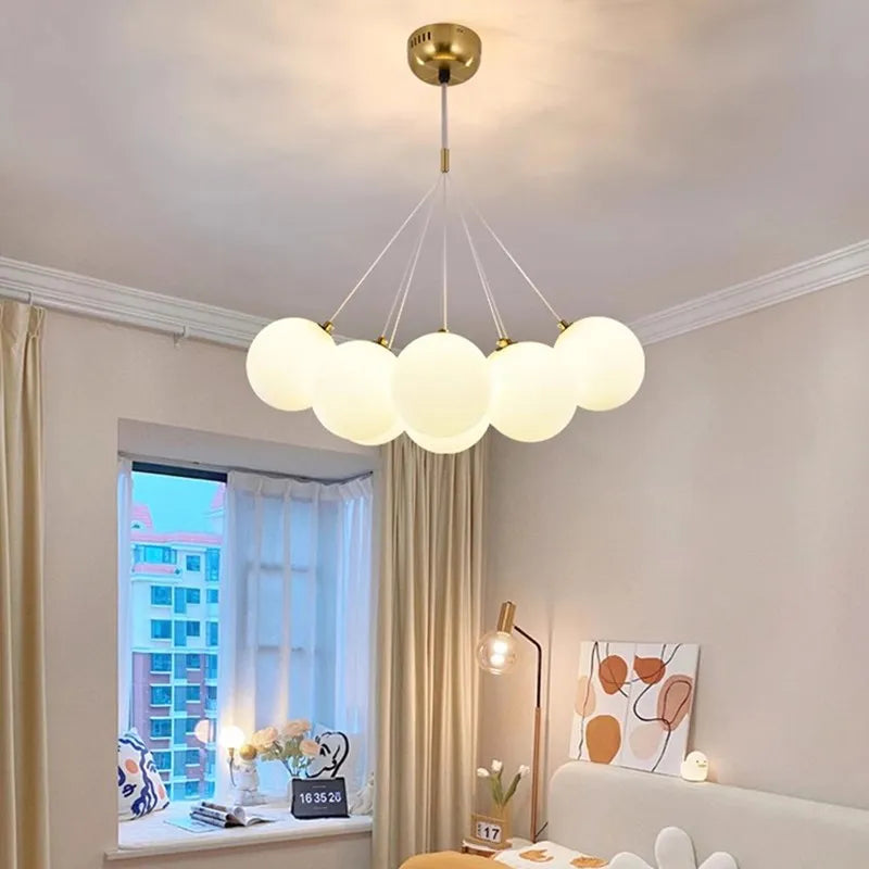 Modern glass chandelier with white LED spheres for living and dining room - vue 3 sur 18