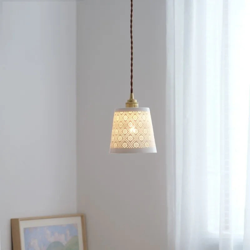 Modern nordic LED pendant light in copper and ceramic - vue 3 sur 6