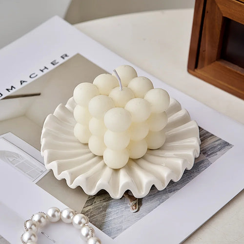 Elegant ceramic jewellery tray with modern scalloped design - vue 5 sur 8