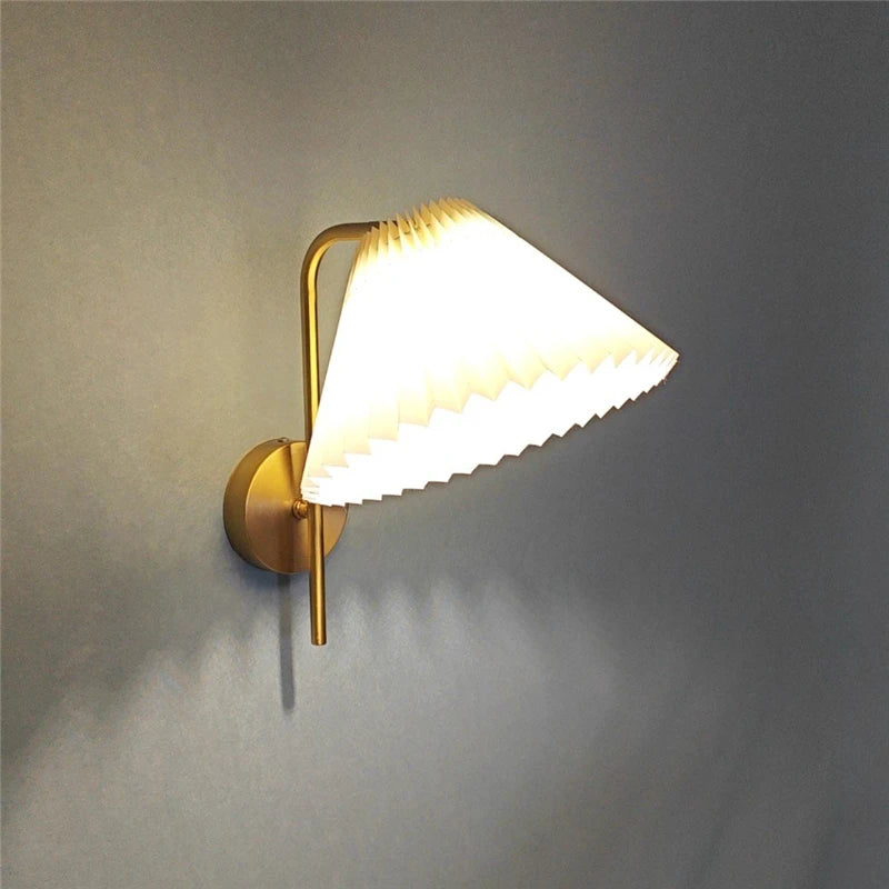 Modern nordic wall light with adjustable and rotating illumination