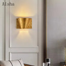 American retro wall light for elegant and warm lighting
