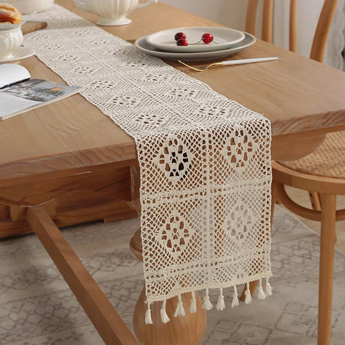Vintage crochet lace table runner with tassels - vue 10 sur 12