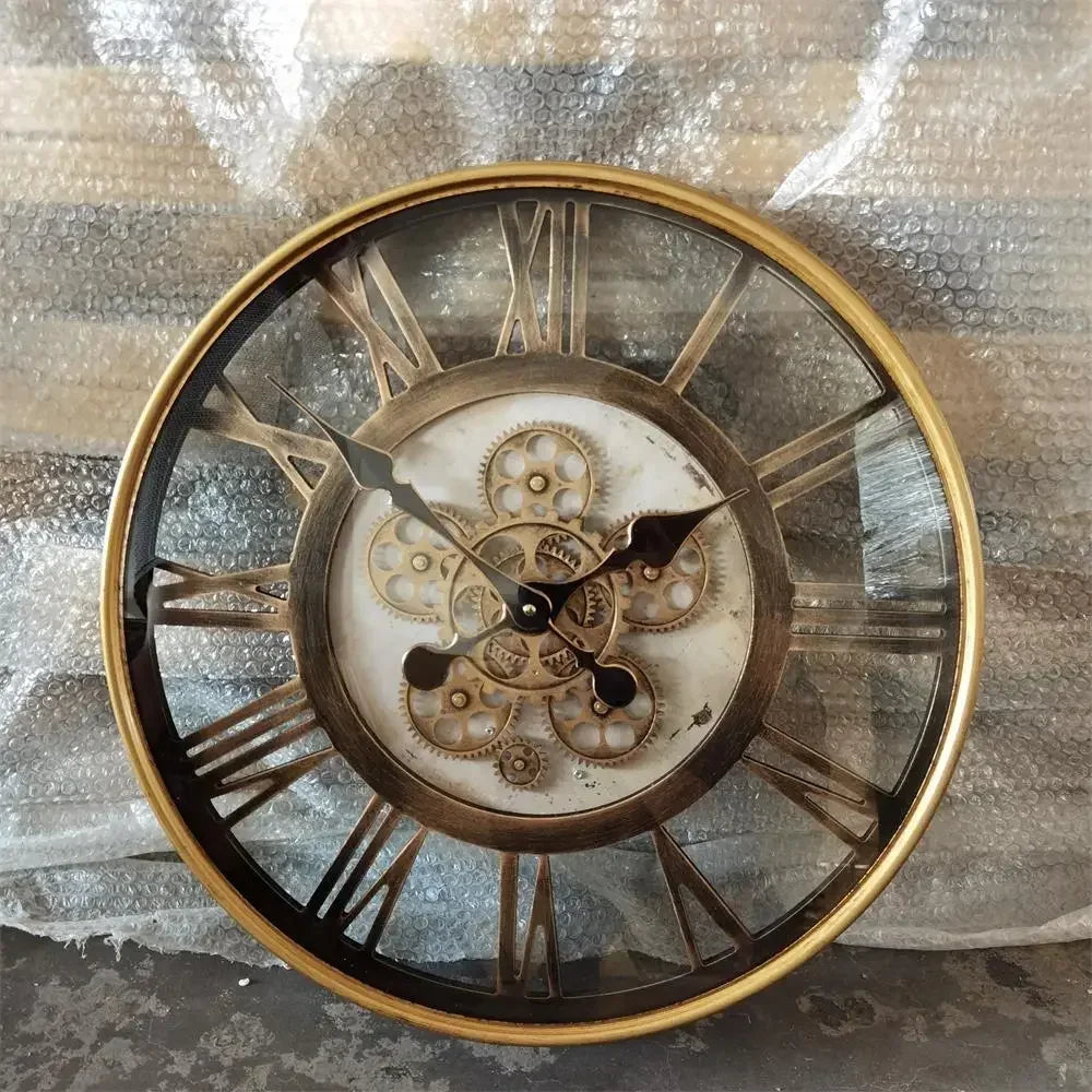 industrial metal wall clock with decorative moving gears - vue 11 sur 14