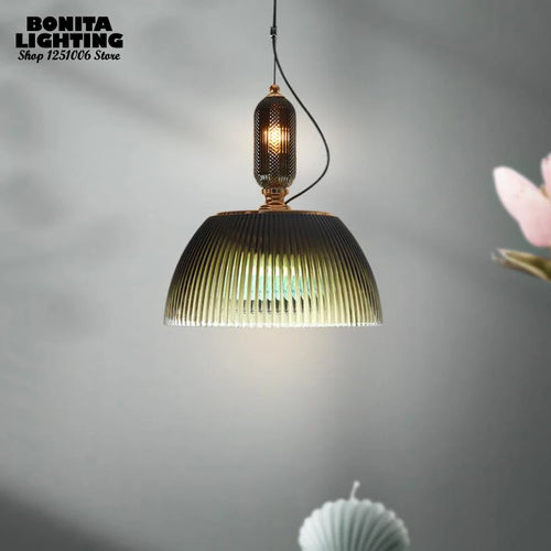 Sculpted glass pendant with retro style and modern vibe - vue 6 sur 8