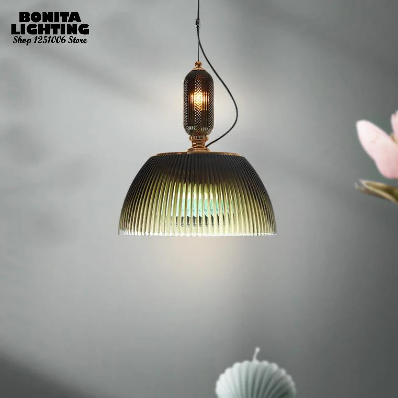 Sculpted glass pendant with retro style and modern vibe - vue 6 sur 8