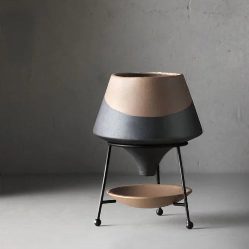 ceramic flower pot with modern metal stand - vue 10 sur 12