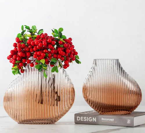 striped blown glass vase for creative floral decoration - vue 6 sur 8