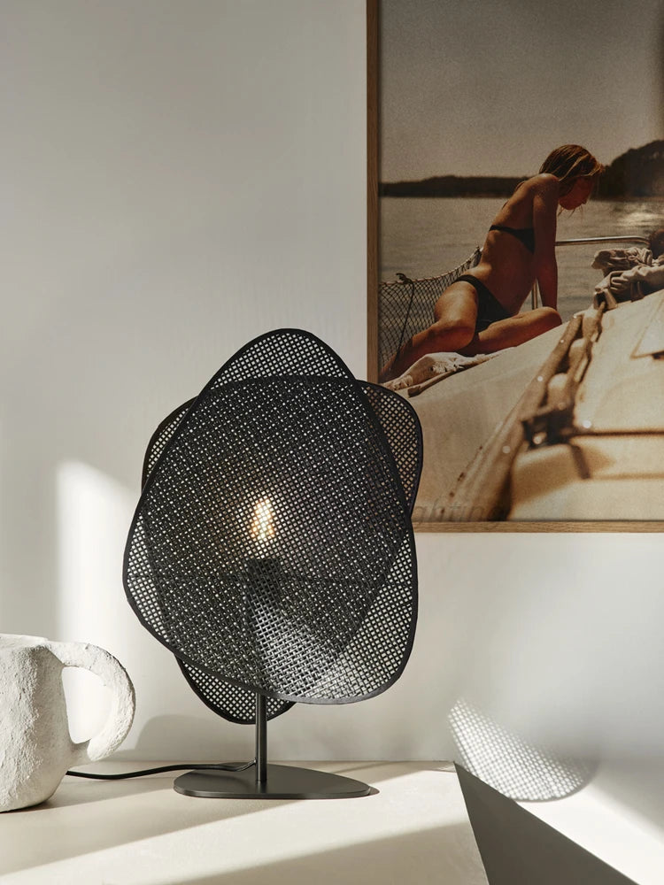 French designer knitted rattan floor lamp - vue 4 sur 8