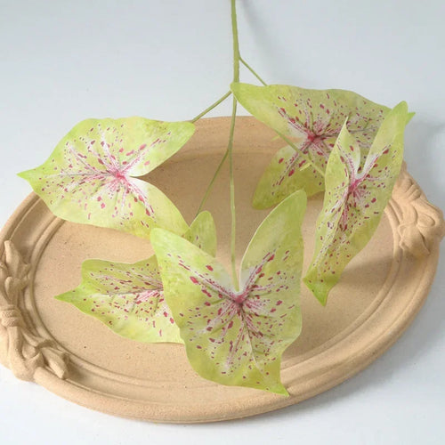Artificial green plants for indoor and outdoor decoration - vue 24 sur 24