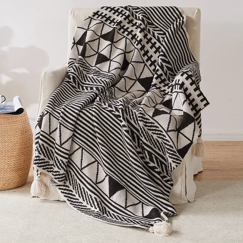 Soft boho knitted throw with tassels and geometric pattern - vue 5 sur 6