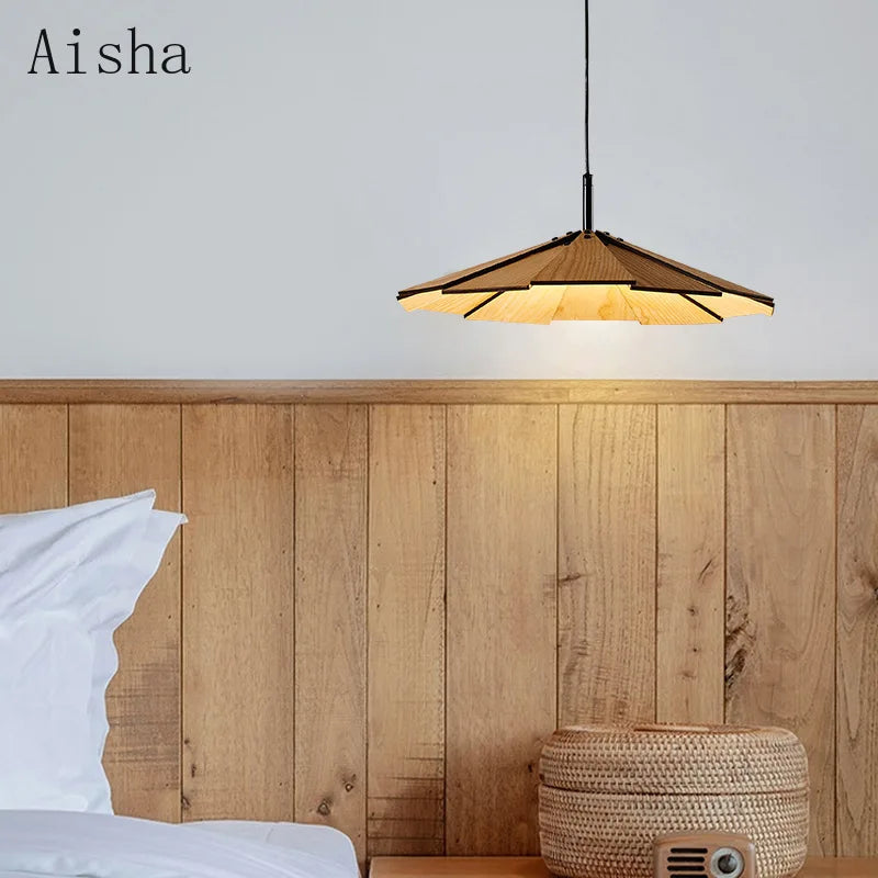 Handmade Japanese wabi-sabi walnut pendant light for interior decor - vue 4 sur 8