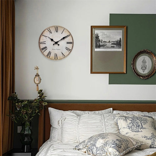 retro wooden wall clock with roman numerals silent and decorative - vue 2 sur 7
