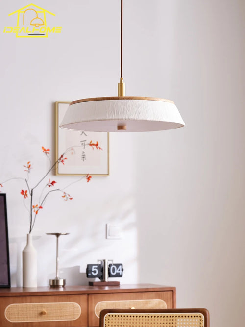 Japanese wabi-sabi rice paper pendant light with solid wood for indoor lighting - vue 3 sur 9