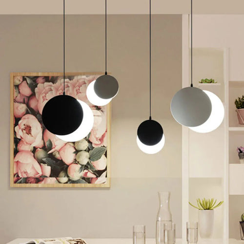 Modern decorative moon design pendant light for indoor use - vue 4 sur 10
