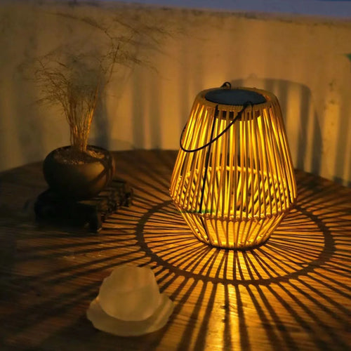 Solar rattan lantern for balcony and decorative garden - vue 5 sur 6