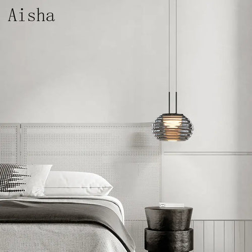 Modern glass pendant light for an elegant interior - vue 3 sur 6