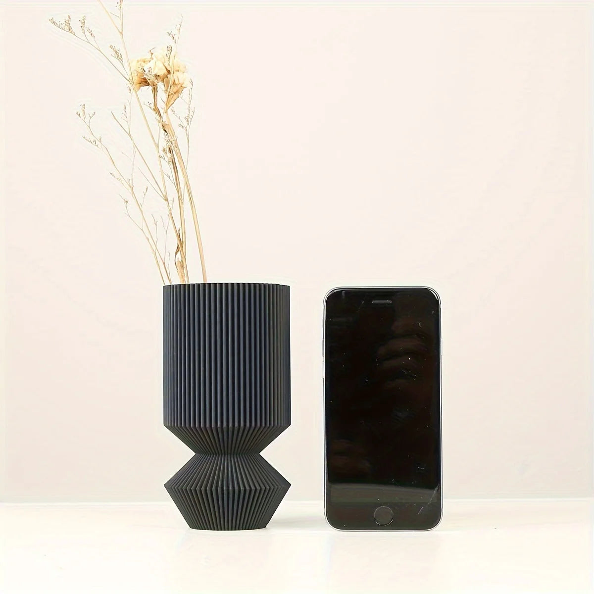 Nordic plastic vase elegant design for interior decoration - vue 6 sur 8