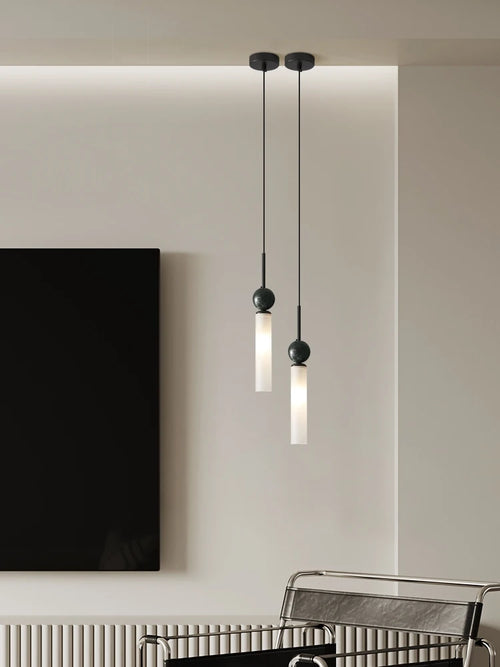 Modern minimalist pendant light for an elegant and contemporary interior - vue 5 sur 10