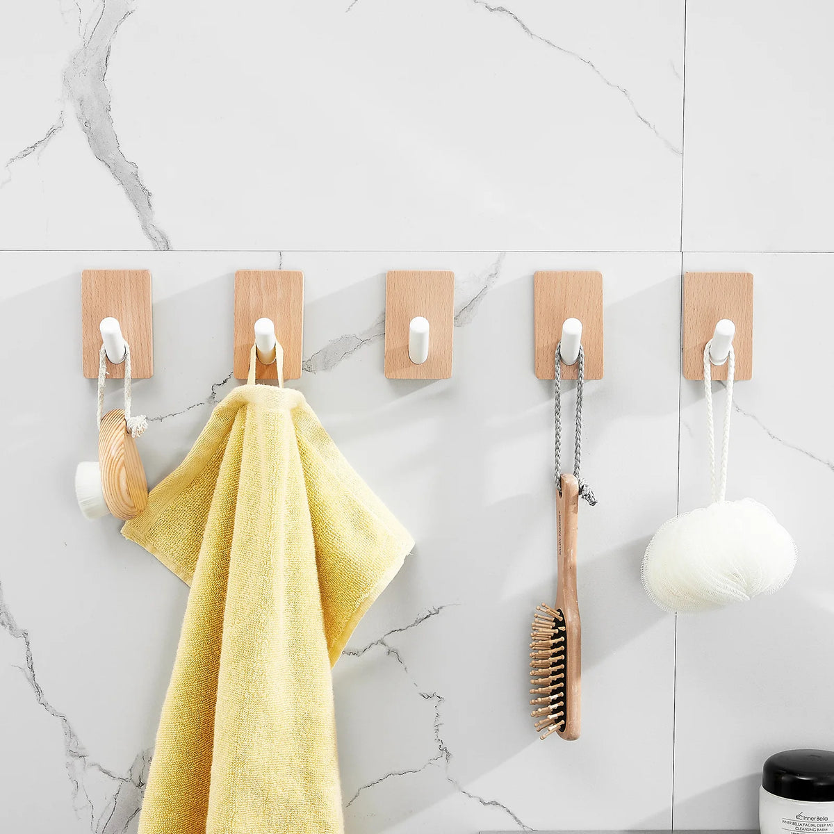 wooden hook without perforation for towel and keys - vue 4 sur 7