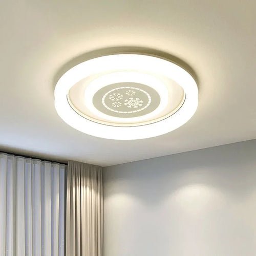 Modern LED ceiling light for elegant and bright interior decor - vue 3 sur 14