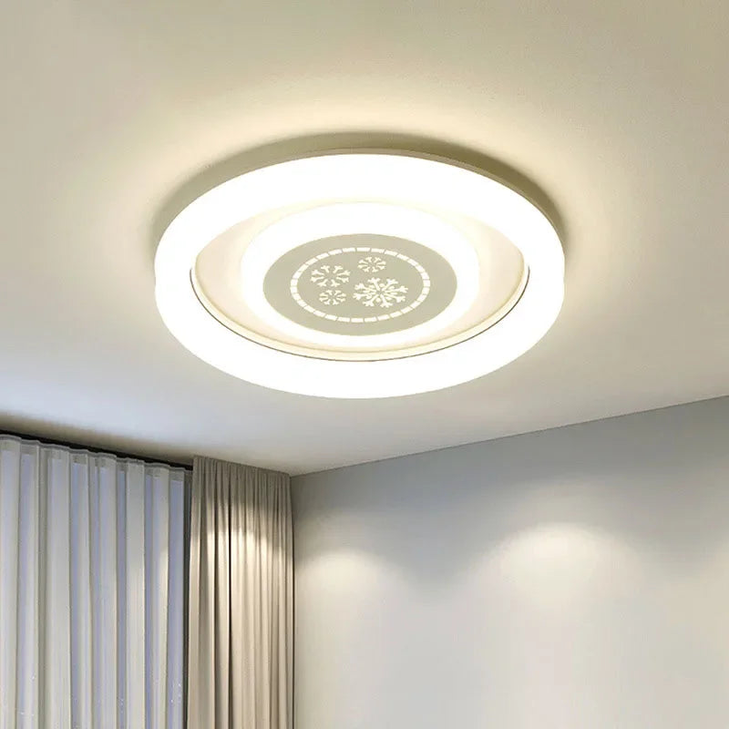 Modern LED ceiling light for elegant and bright interior decor - vue 3 sur 14