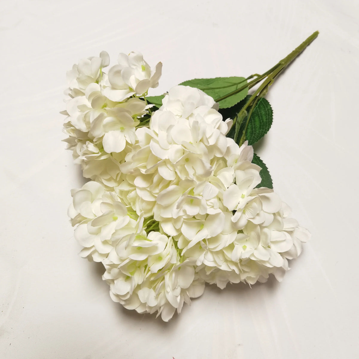 Artificial silk hydrangea bouquets for floral decoration
