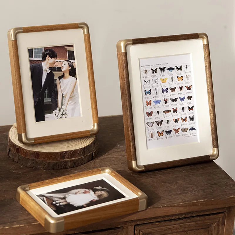 Wooden photo frame with copper corners for elegant decor - vue 4 sur 7