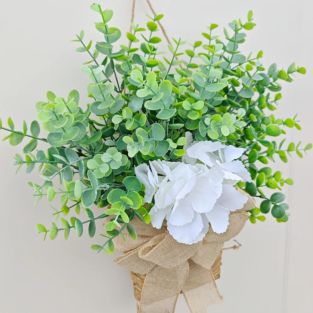 couronne de printemps en eucalyptus et fleurs blanches décorative - vue 5 sur 9