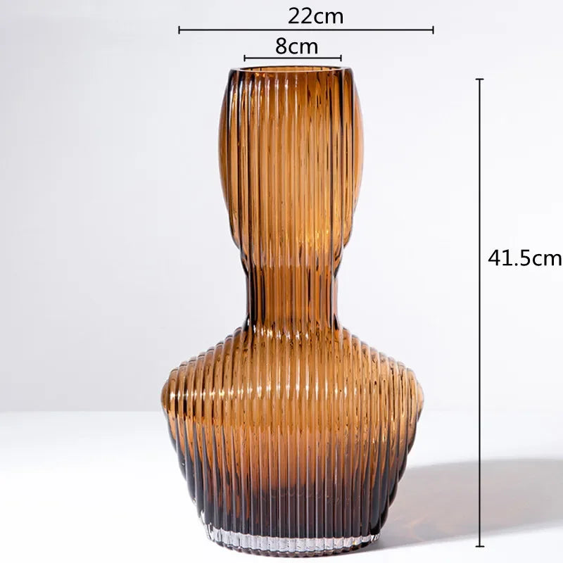 abstract glass sculpture with decorative stripes for interior decoration - vue 8 sur 15